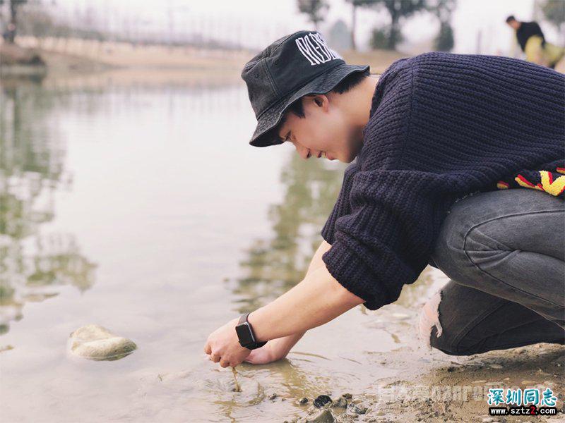 学吴磊弟弟这样穿 让你重拾少年感